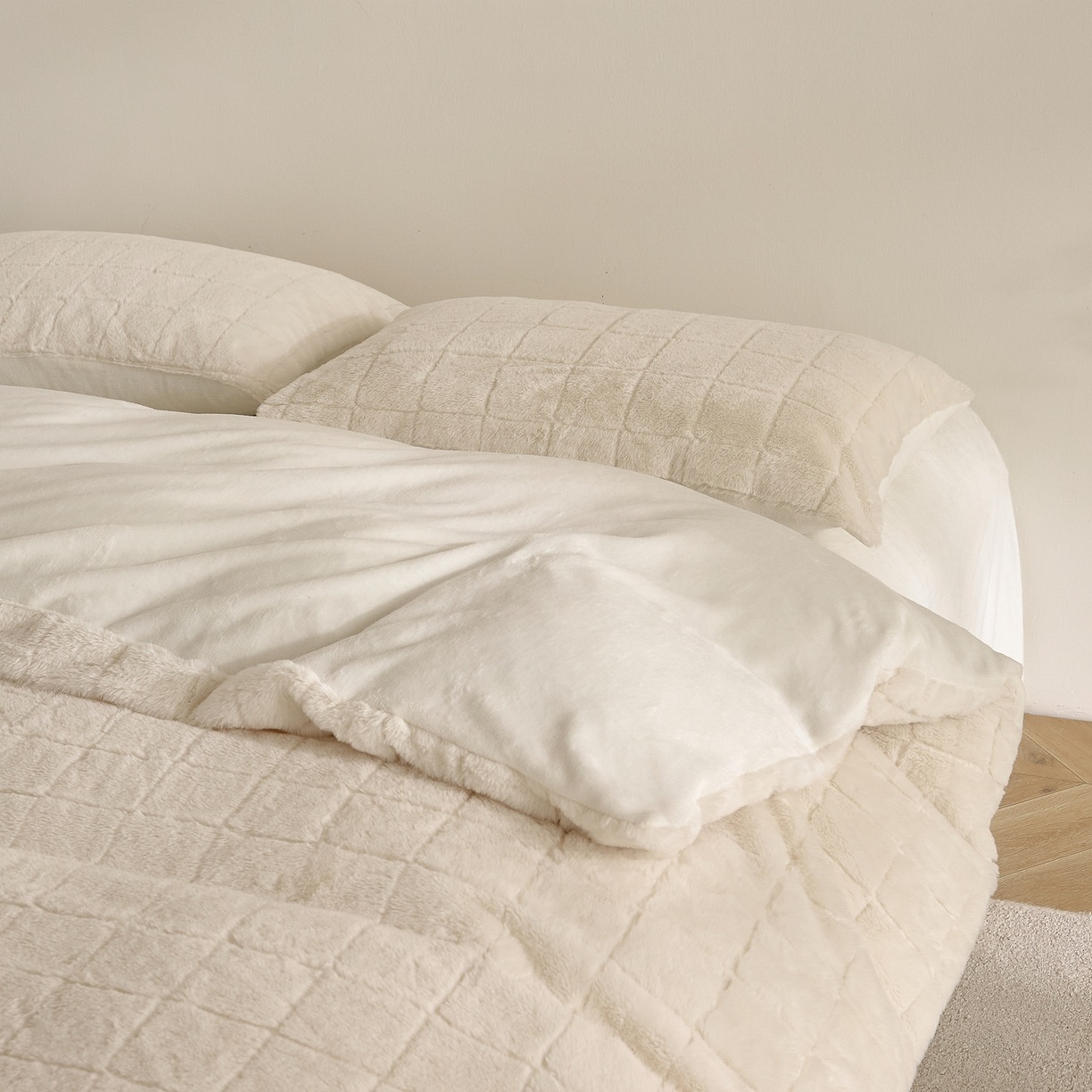 Tacar Comforter Veilbhit Coinín Bréige Seiceáilte Fur & Bainne - Tacar Leapa 3 Phíosa Jacquard Bog